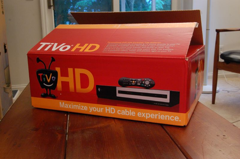 Illustration for article titled $300 TiVo HD Unboxed and Fondled (Verdict: Hell Yes!)